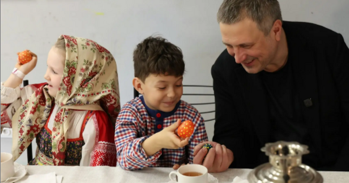 В ходе встречи дети узнали о пасхальных играх и...