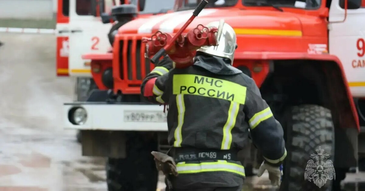 Возгорание мусора площадью 200 квадратных метро...