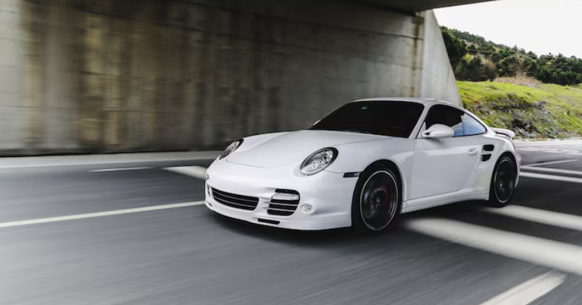 Владельцы автомобилей Porsche в России столкнул...