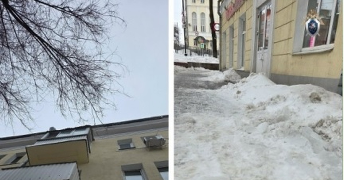 На ребенка в коляске упала наледь с крыши