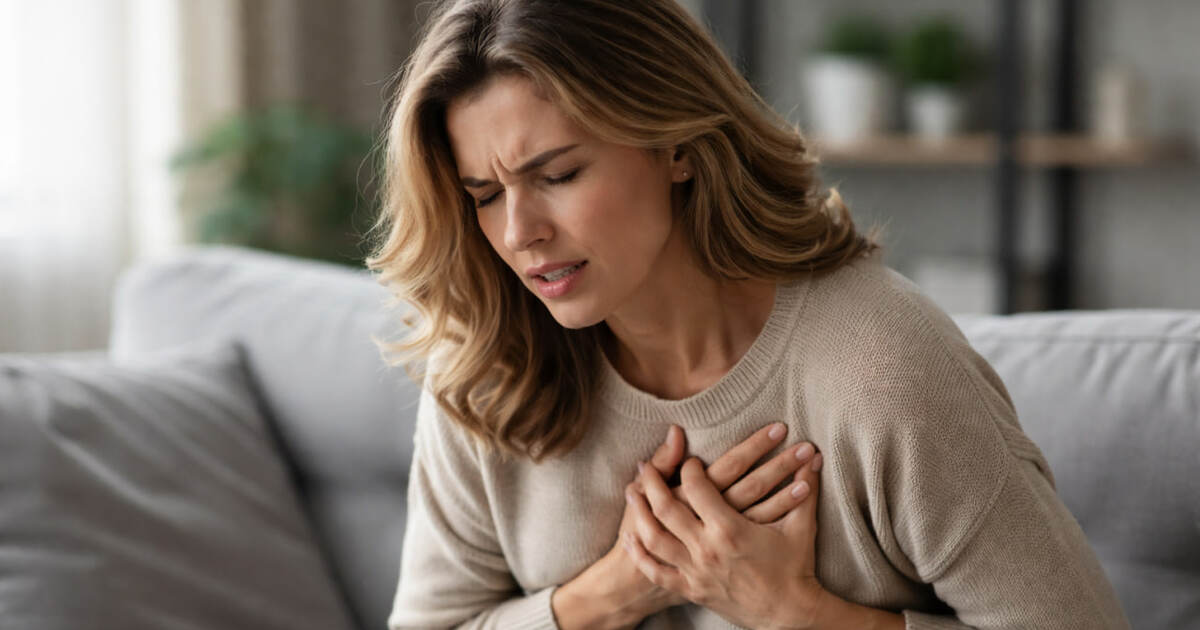 Кардиолог Лондон назвал давление в груди тревожным симптомом инфаркта Кардиолог Джереми Лондон рассказал, что давлени...