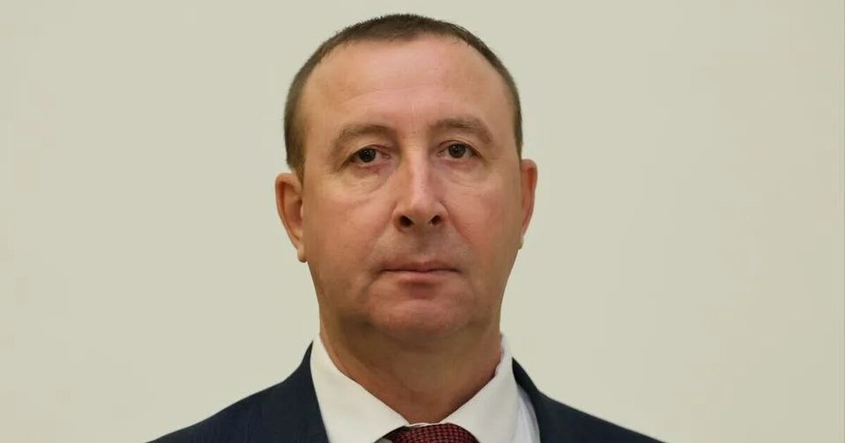 В течение 6 лет он был заместителем руководител...