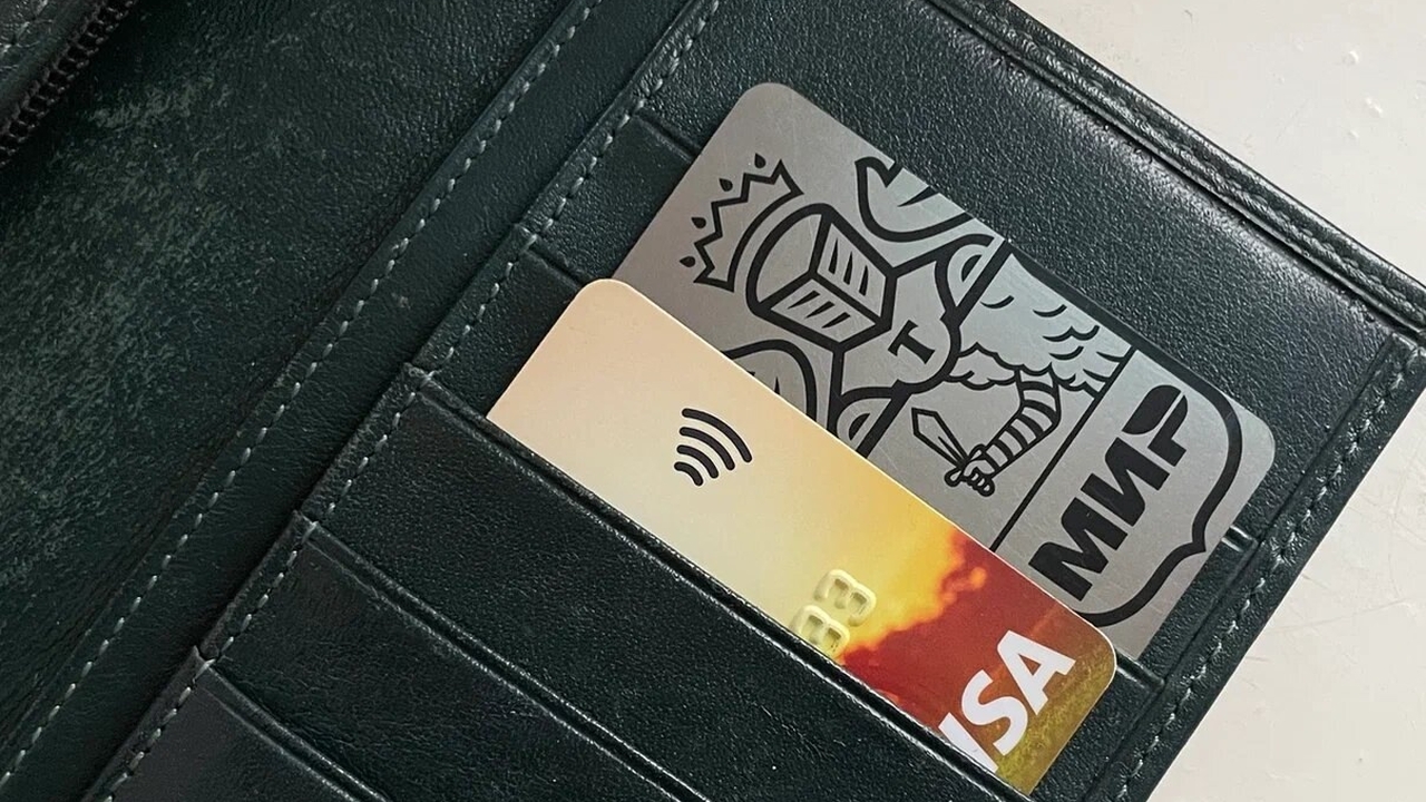 В Самаре один из крупных банков не продаёт долл...