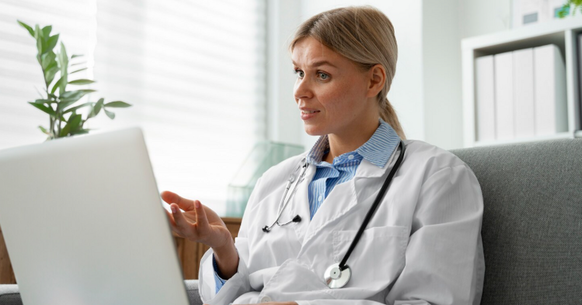 Врач онлайн: как новый «цифровой доктор» сократит очереди в поликлинике В России обсуждают введение онлайн-терапевтов. ...