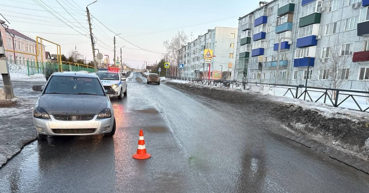 15 марта в Октябрьске автомобиль при движении задним ходом сбил пенсионерку За рулем автомобиля был 25-летний водитель со с...