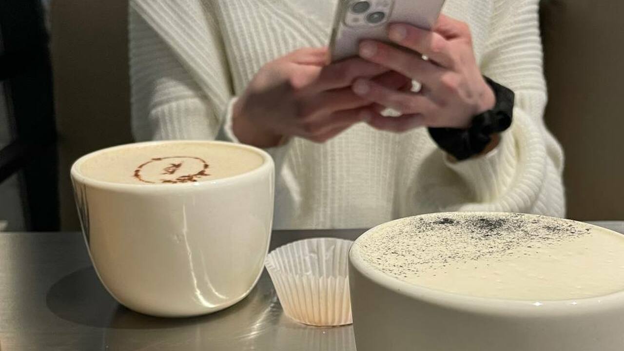 Хуже сотни сигарет: популярный среди россиян чай оказался опасным - не стоит брать даже даром Представьте напиток, который бодрит как кофе, н...