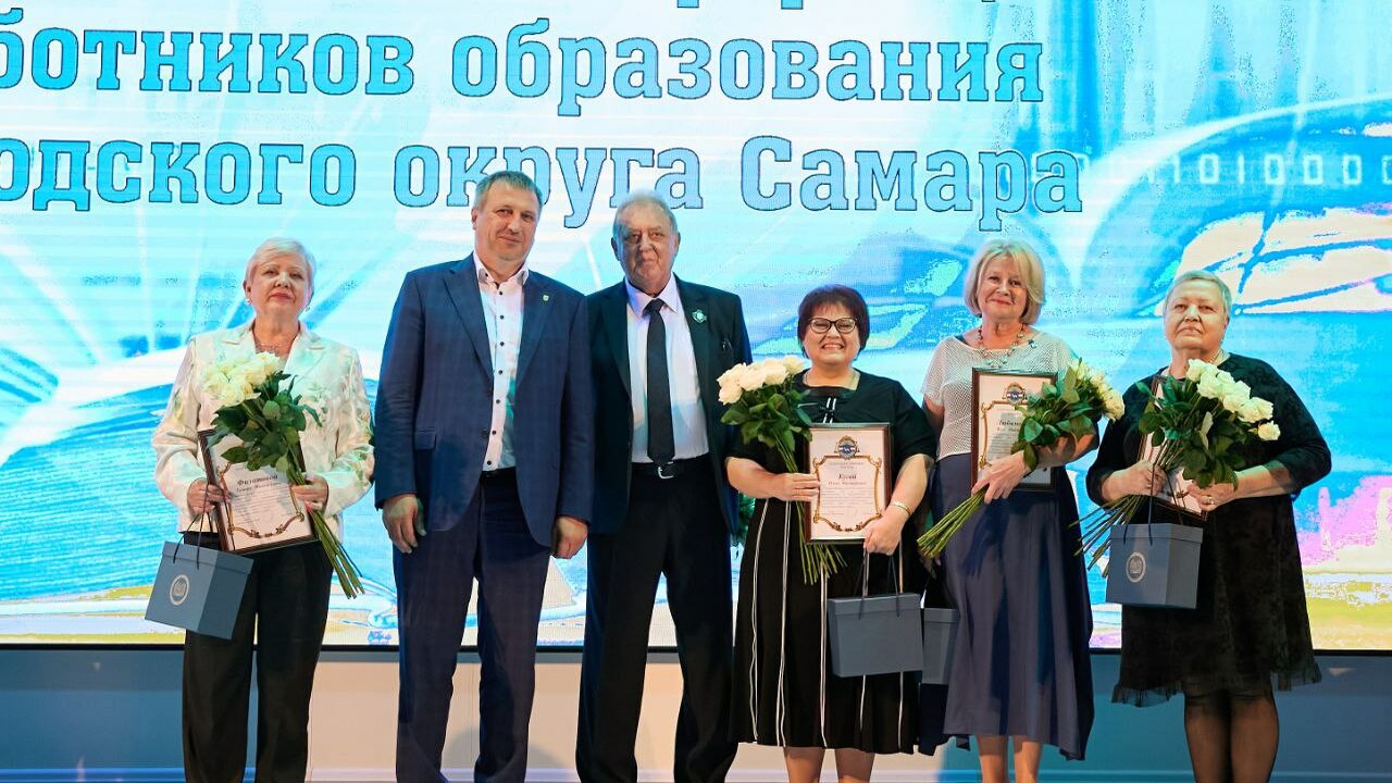 Планы на учебный год: глава Самары Иван Носков встретился с директорами школ города На встрече обсуждались перспективные планы в на...