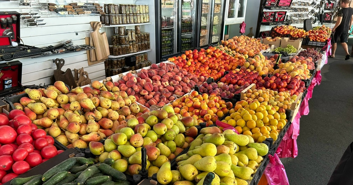 Продажа пищевых продуктов допускается только пр...