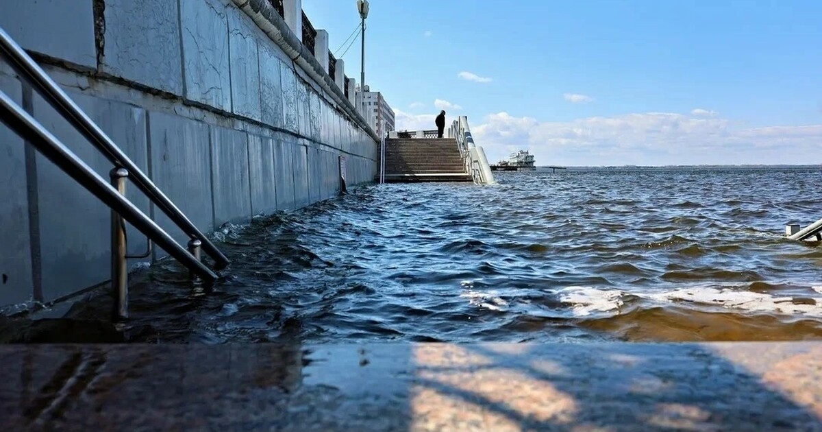 Мониторинг уровня воды продолжается в постоянно...