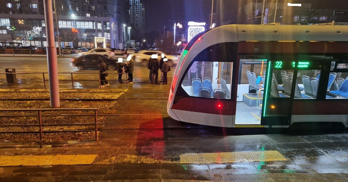 17 ноября трамвай совершил наезд на пешехода на Ново-Садовой в Самаре Мужчина скончался на месте происшествия