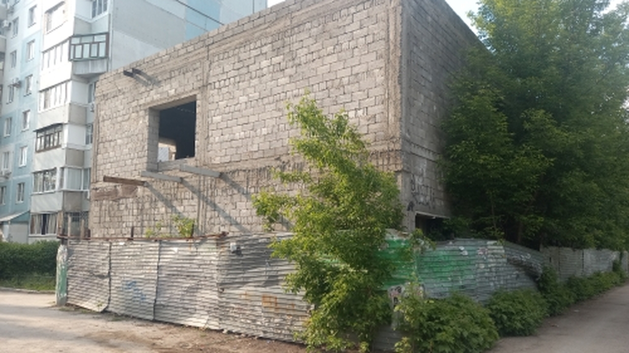 В Тольятти приставы добились закрытия заброшки, на которой собирались подростки Для этого пришлось взыскать 50 тыс. рублей с вл...