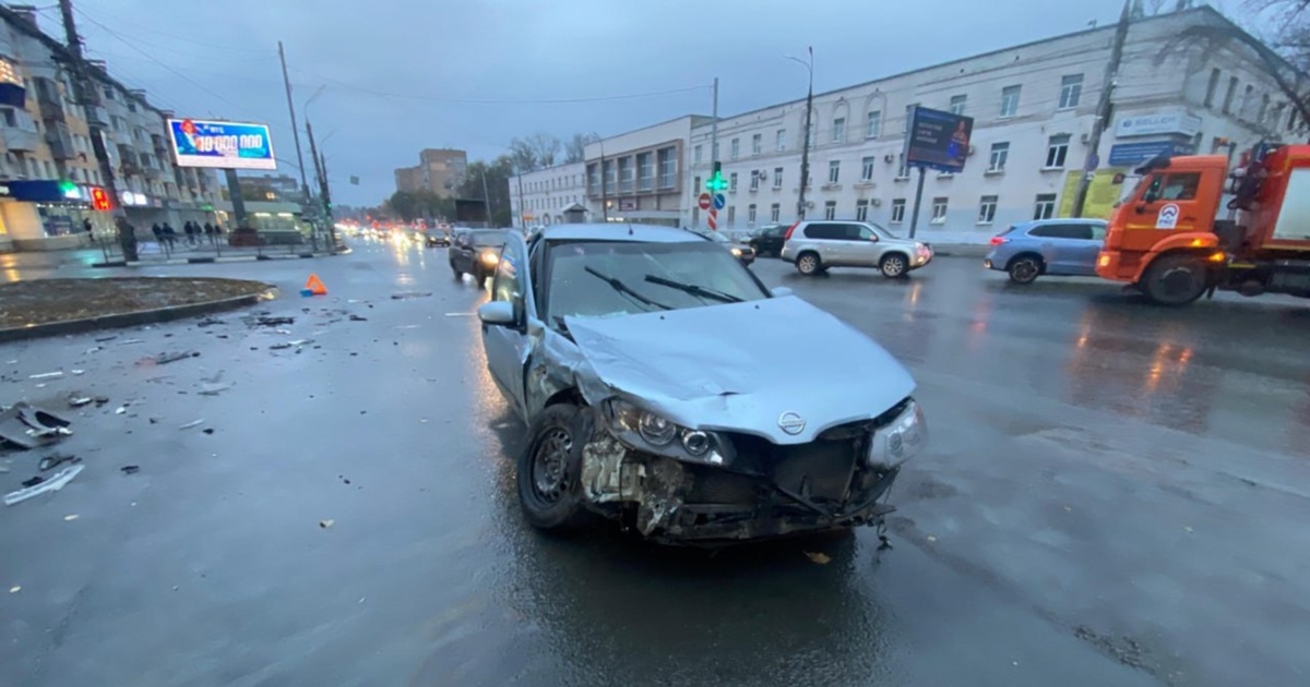 26 октября в Железнодорожном районе Самары в ДТП пострадала 6-летняя девочка В Самарской области 26 октября произошло 8 ДТП,...
