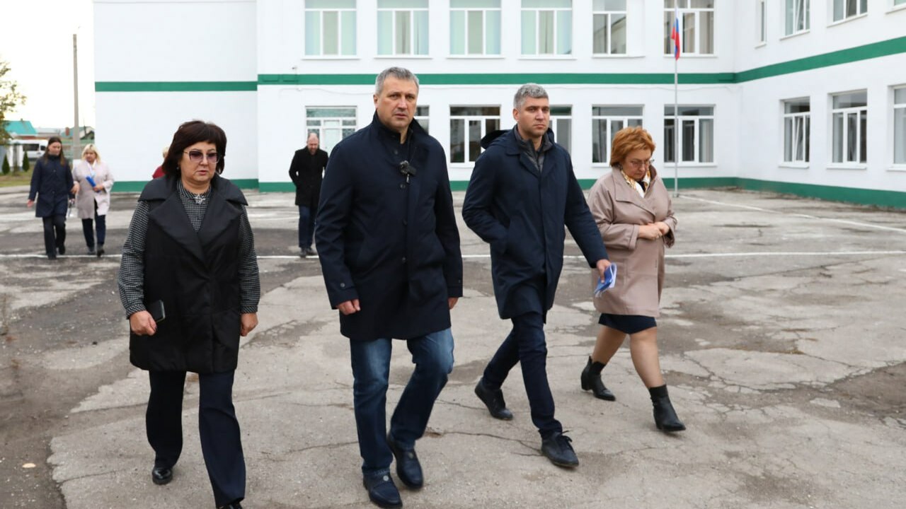 Глава Самары Носков пообещал кадетам новый спортзал со скалодромом в 2026 году 20 октября мэр посетил школу № 177