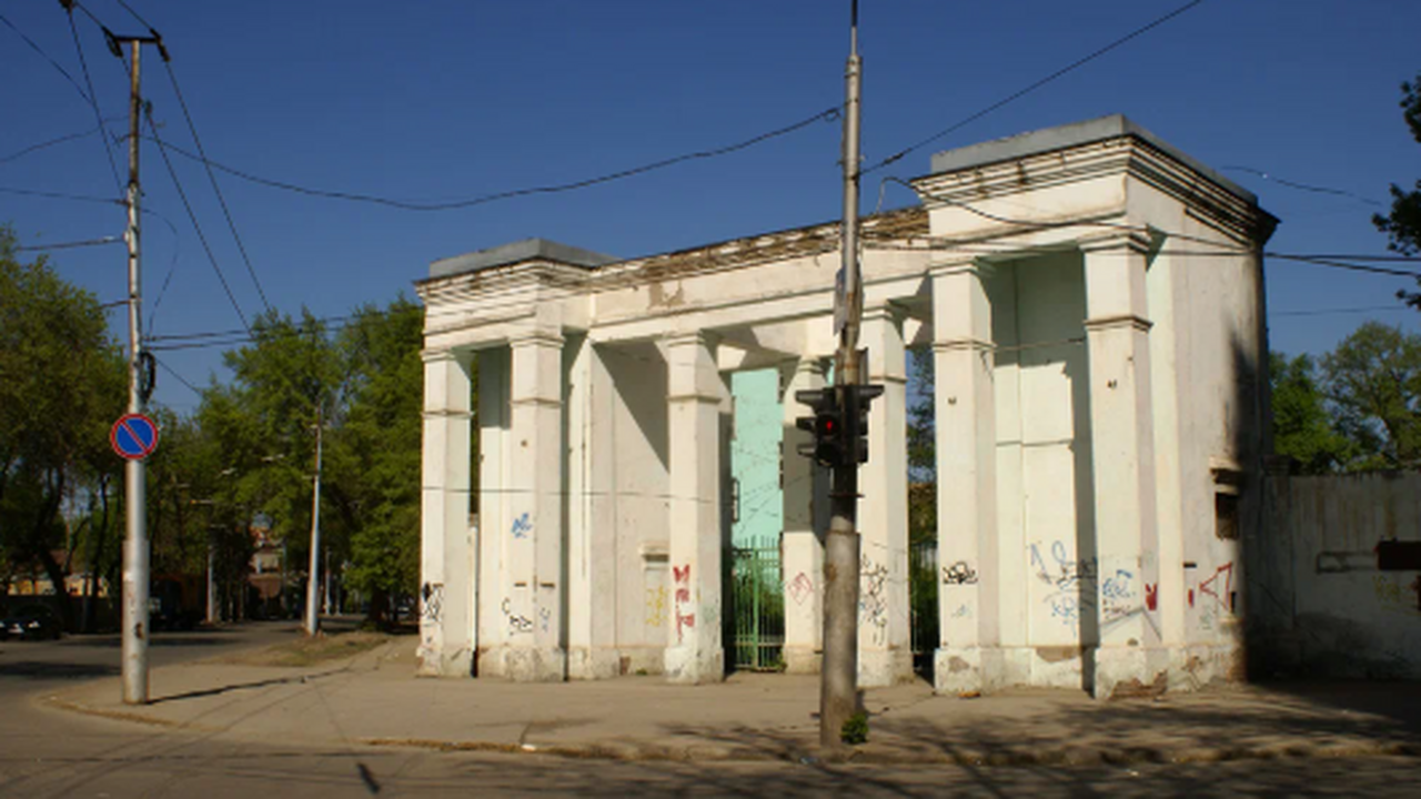 Власти Самары обжаловали решение суда по стадиону "Буревестник" Статус ОКН может помочь вернуть стадион в муниц...