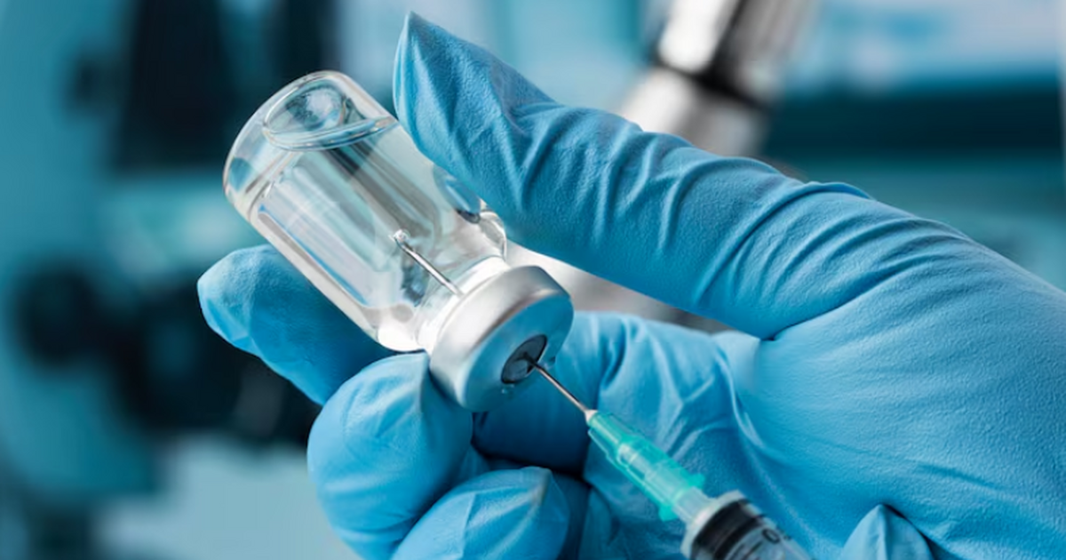 Онковакцину для терапии меланомы уже начали применять на пациентах в России Персонализированная российская вакцина «Неоонко...