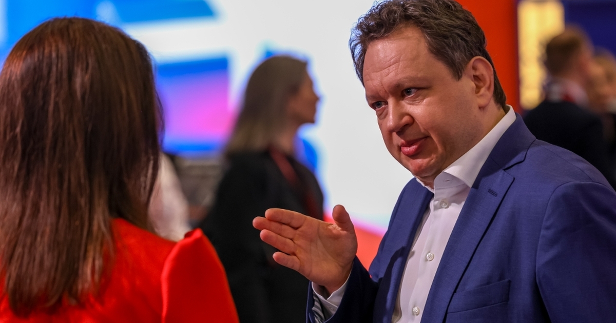 Пьянов: курс рубля на конец года останется на текущих уровнях Первый зампред ВТБ Дмитрий Пьянов заявил, что б...