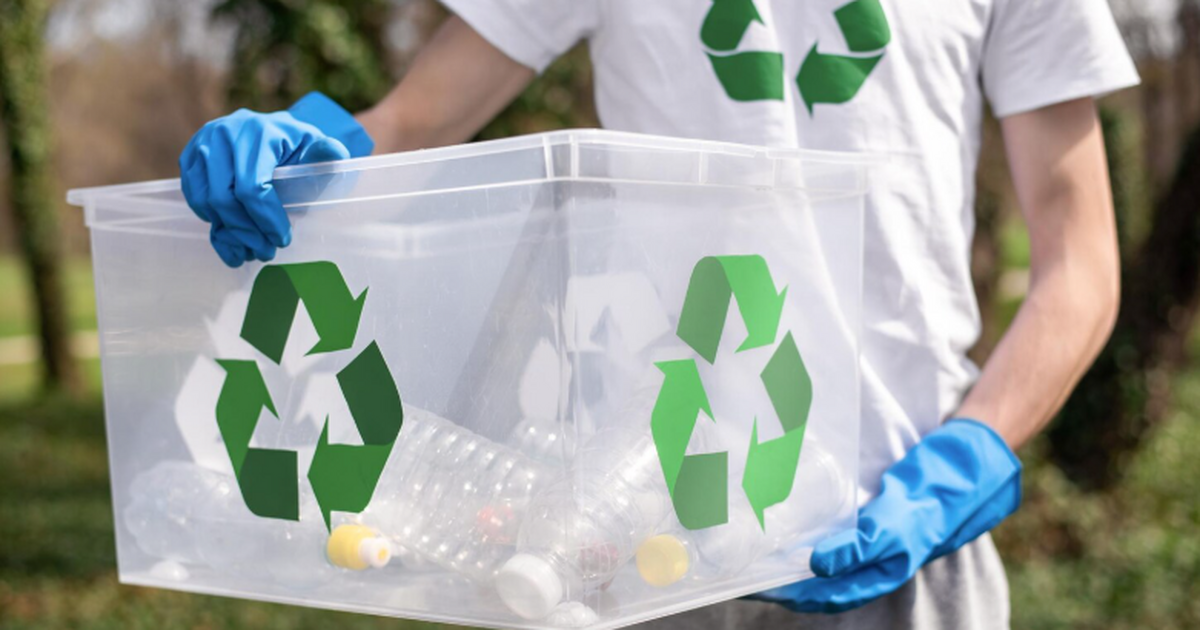 В Самаре работают экопункты приёма вторсырья. Ж...