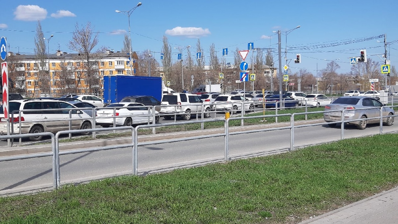 В Самаре ремонт Московского шоссе обещают завершить к концу августа 2025 года Такое обещание озвучил глава Минтранса Сергей К...