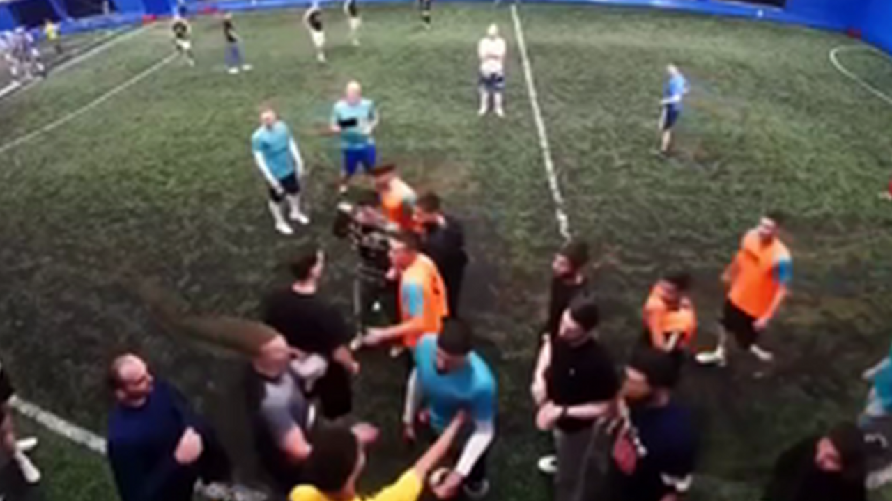 В Самаре футболисты команд Team Young и Estetic...