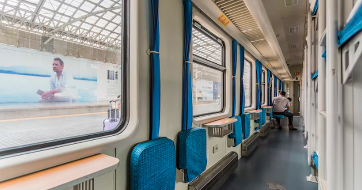 РЖД убрали верхние полки: плацкарт не узнать 54...