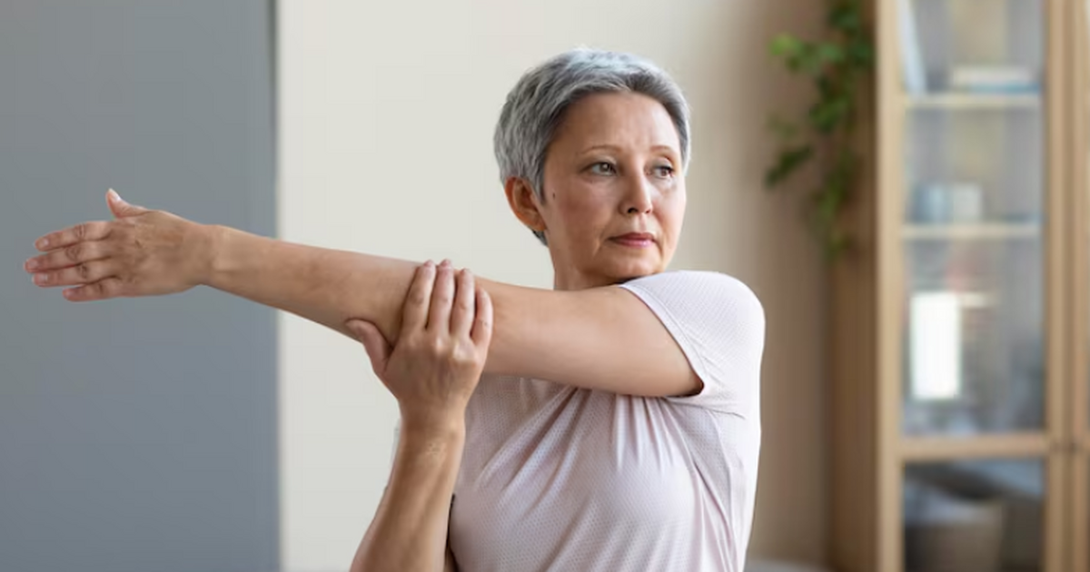 Гормональные изменения в менопаузе сопровождают...