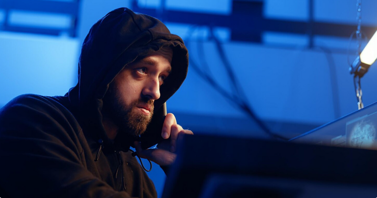 Мошенники выманивают личные данные россиян через приглашение в чат подъезда Аферисты в мессенджерах заманивают россиян в ча...