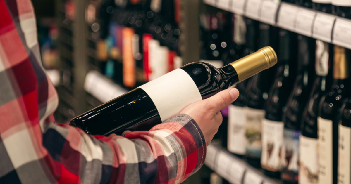 Минздрав поддержал идею указывать на бутылках алкоголя данные о смертности Минздрав России концептуально поддержал инициат...