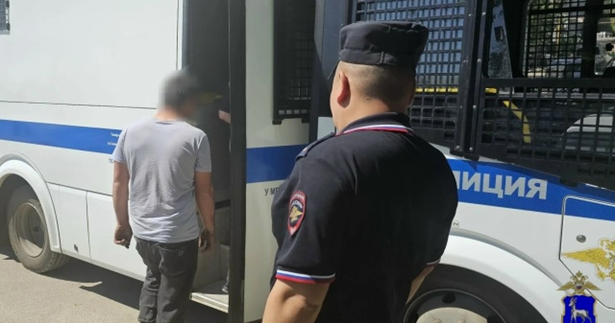 В Самаре мужчину, пристававшего к девушкам, привлекли к ответственности Проверка по опубликованной видеозаписи продолжа...