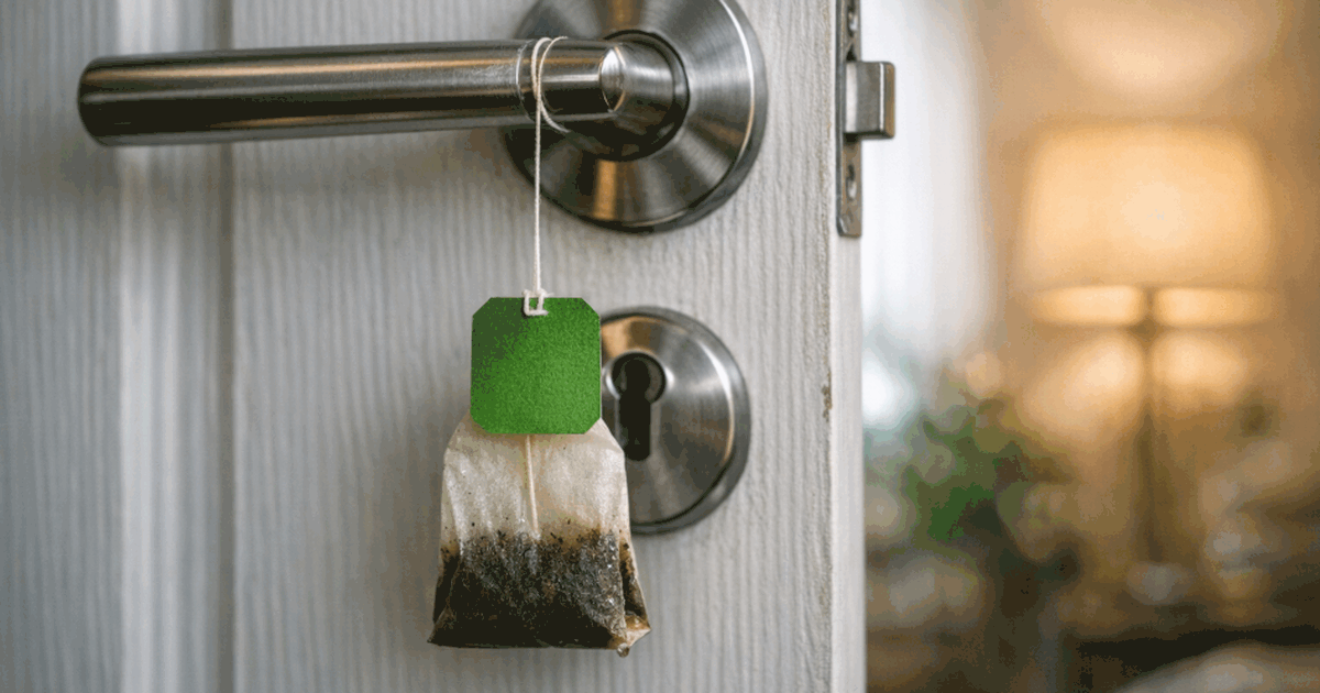 Привяжите чайный пакетик к ручке двери — избави...