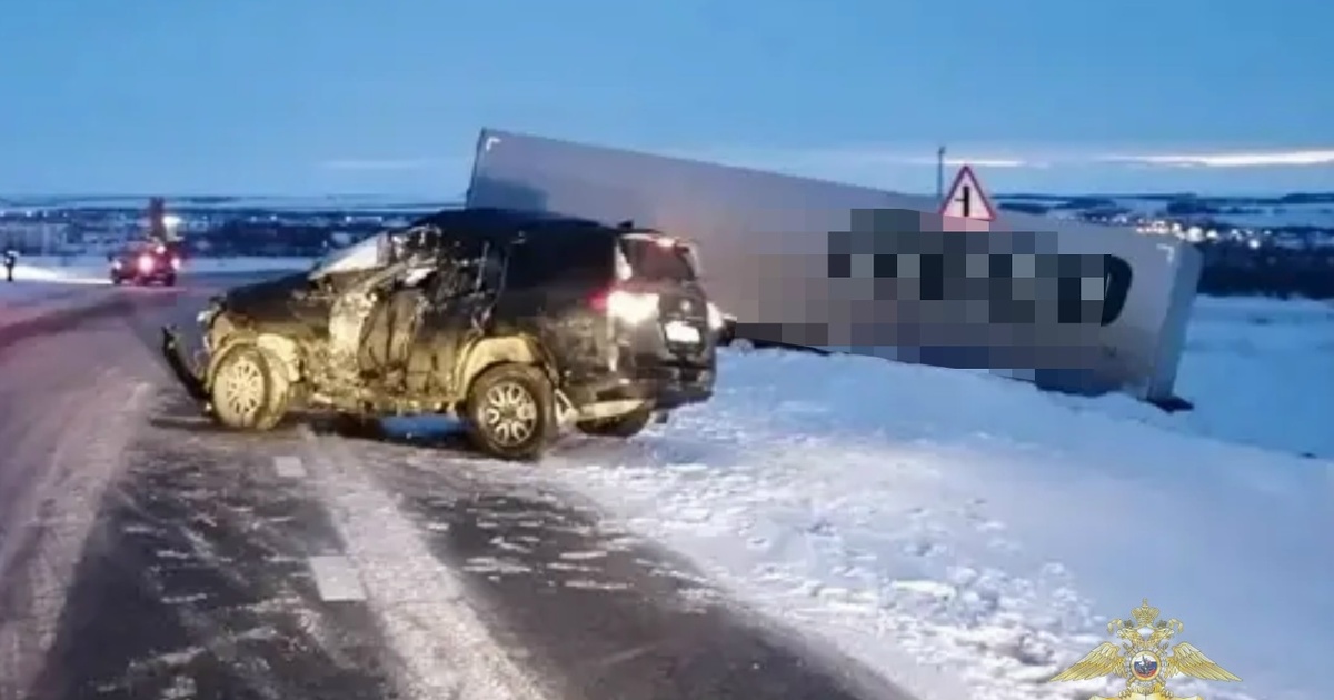 Серьезное ДТП в Пестравском районе: один человек погиб, один ранен Водитель Toyota Land Cruiser не уступил дорогу ...