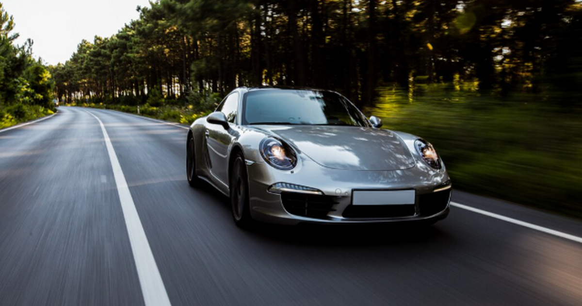SHOT: автомобили Porsche перестали заводиться в России из-за массового сбоя Водители в России начали сообщать о массовых пр...