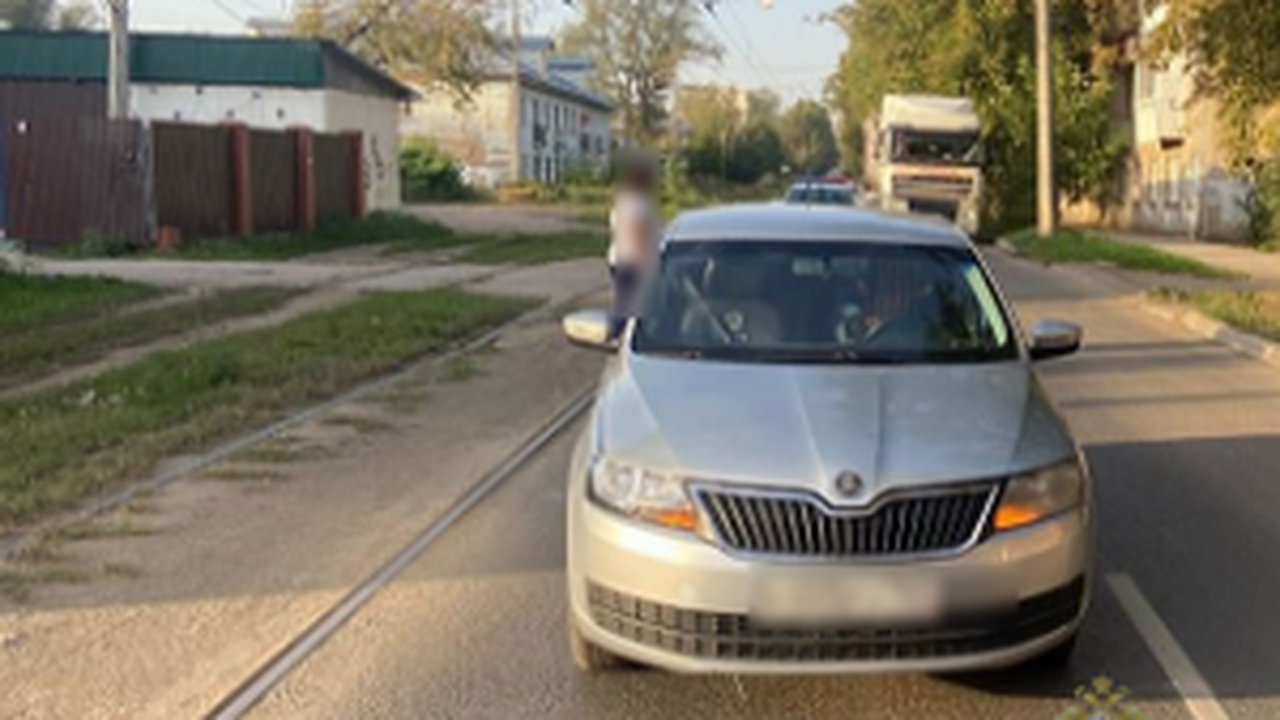 8-летний пешеход госпитализирован: в Самаре 24-летний водитель Škoda Rapid совершил наезд на ребенка ДТП произошло вечером на улице Олимпийской