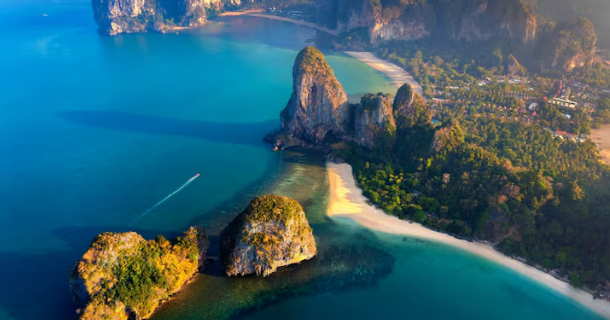 Власти Таиланда пересматривают подход к предост...