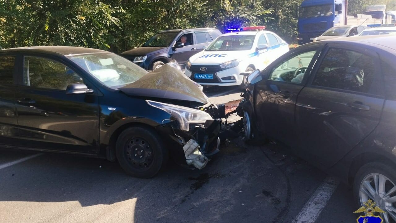 Серьезное ДТП в Ставропольском районе: пострадали пять человек, в том числе ребенок На трассе Тольятти-Ягодное столкнулись три авто...