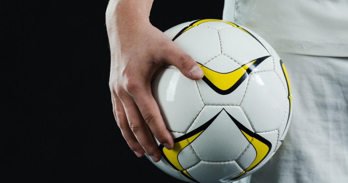 Футболисты Игнатенко и Пестряков вызваны в расширенный список молодёжки РФ Полузащитник тольяттинского «Акрона» Дмитрий Пе...