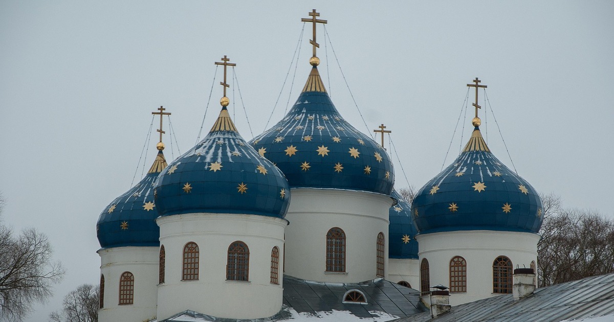 Верующим рекомендуется посетить храм, где испол...