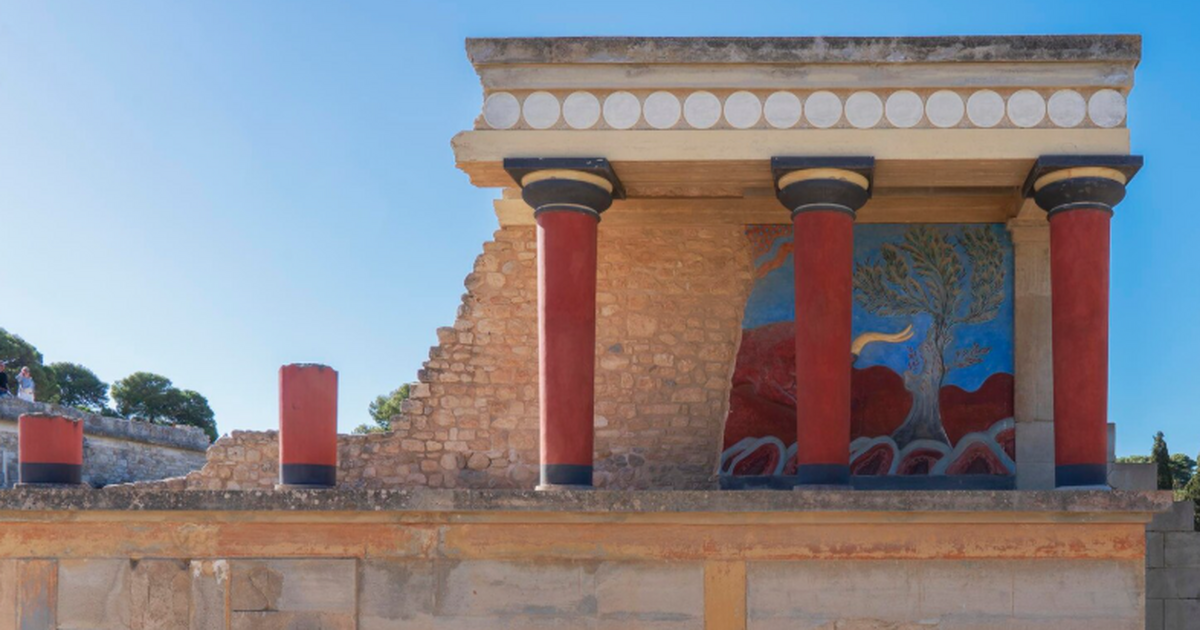 Исследование показало, что Карнак построен на в...