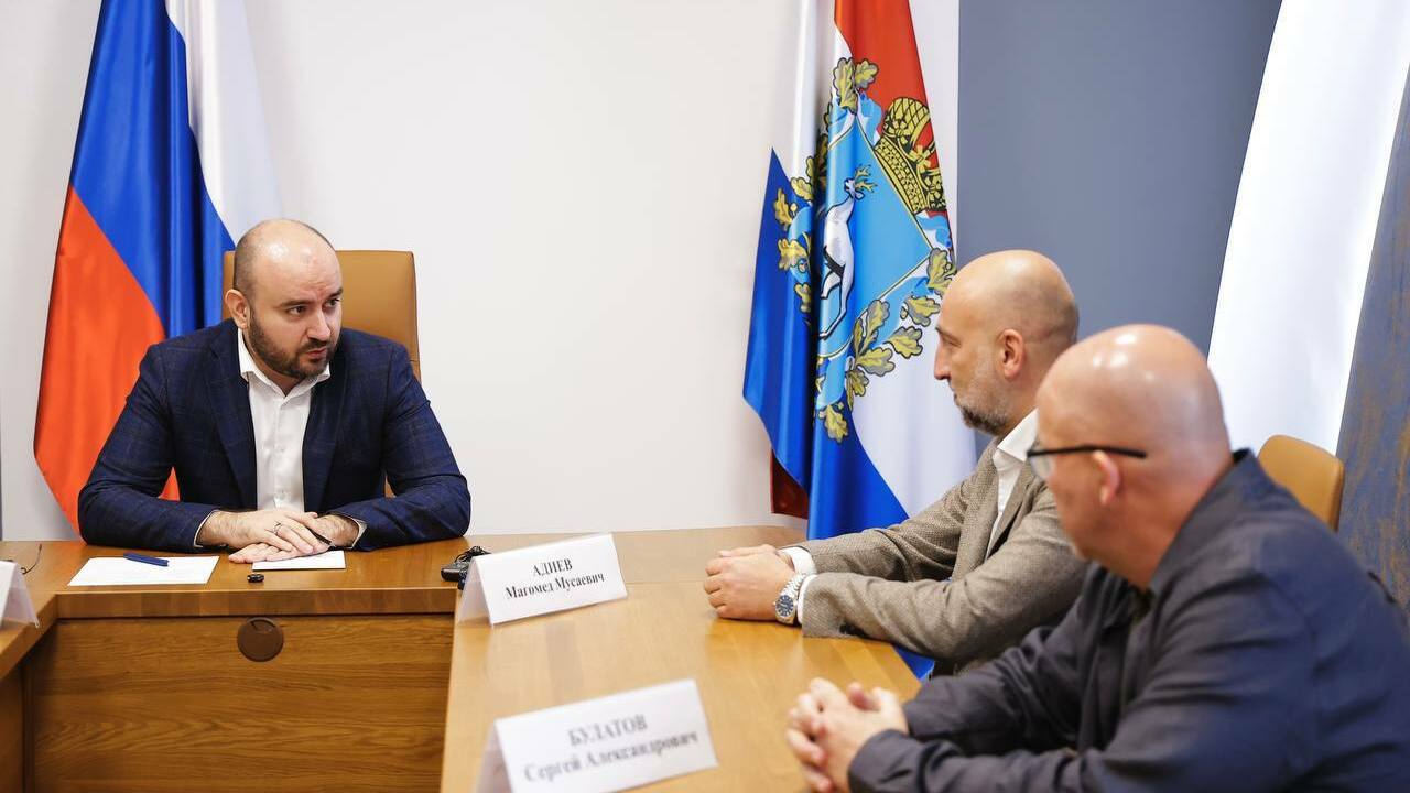 5 июня новым главным тренером самарских "Крыльев Советов" стал Магомед Адиев Его кандидатуру утвердил Совет директоров футбо...