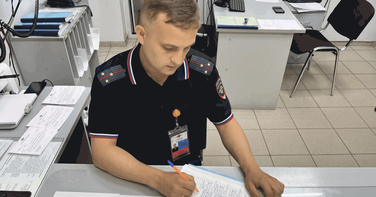 В Самарской области задержали подозреваемого в хищении 355 тыс руб у пенсионерки Полицейские Жигулевска задержали 18-летнего жит...