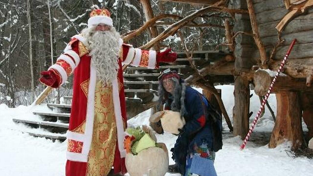 Год назад россияне хотели провести новогодние п...