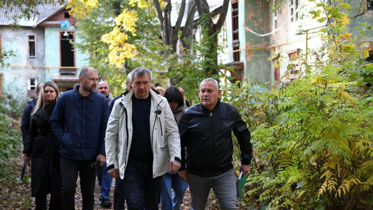 В Самаре на Мехзаводе снесут расселенные дома для строительства школы на 1000 мест Об этом по итогам субботнего объезда сообщил Ив...