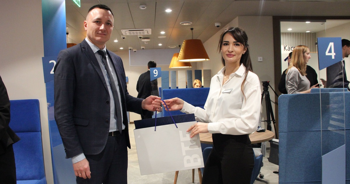 В Самаре открылся новый современный офис ВТБ. Л...