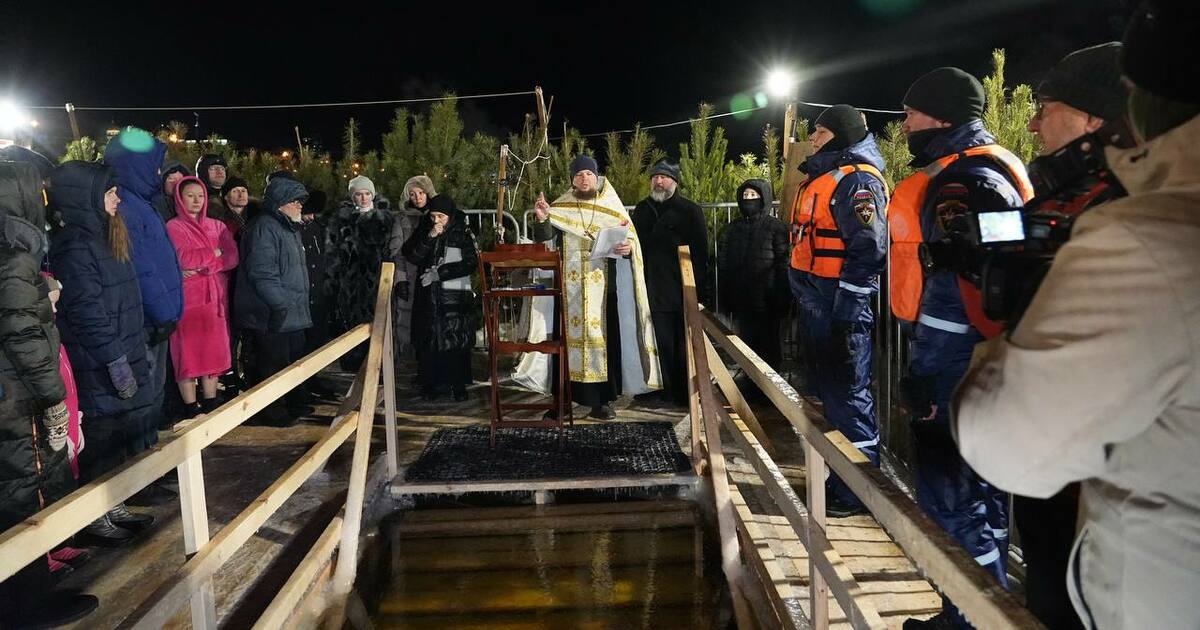 Чин великого освящения воды провел иерей Александр