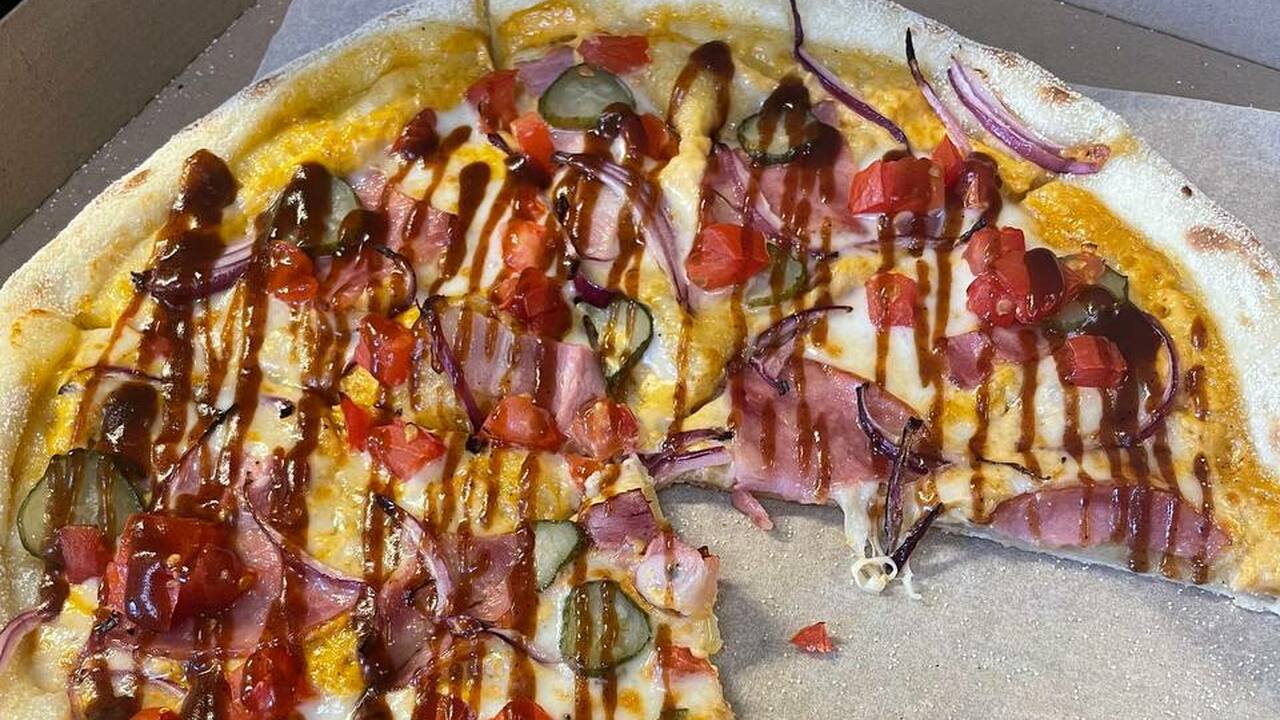 Вкуснейшая пицца без лишней муки: как сделать основу хрустящей и аппетитной — тайна раскрыта Вообразите совершенную пиццу: благоухающую, с р...