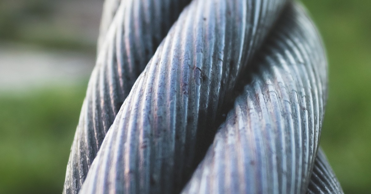 В Самаре обязали убрать кабели с фасада дома-памятника по решению суда Жительница многоквартирного дома в Самаре обрат...