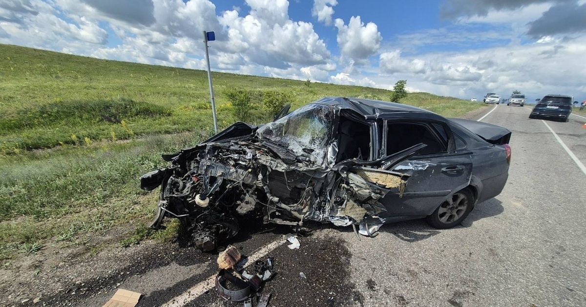 В результате аварии водитель Chevrolet Lacetti ...