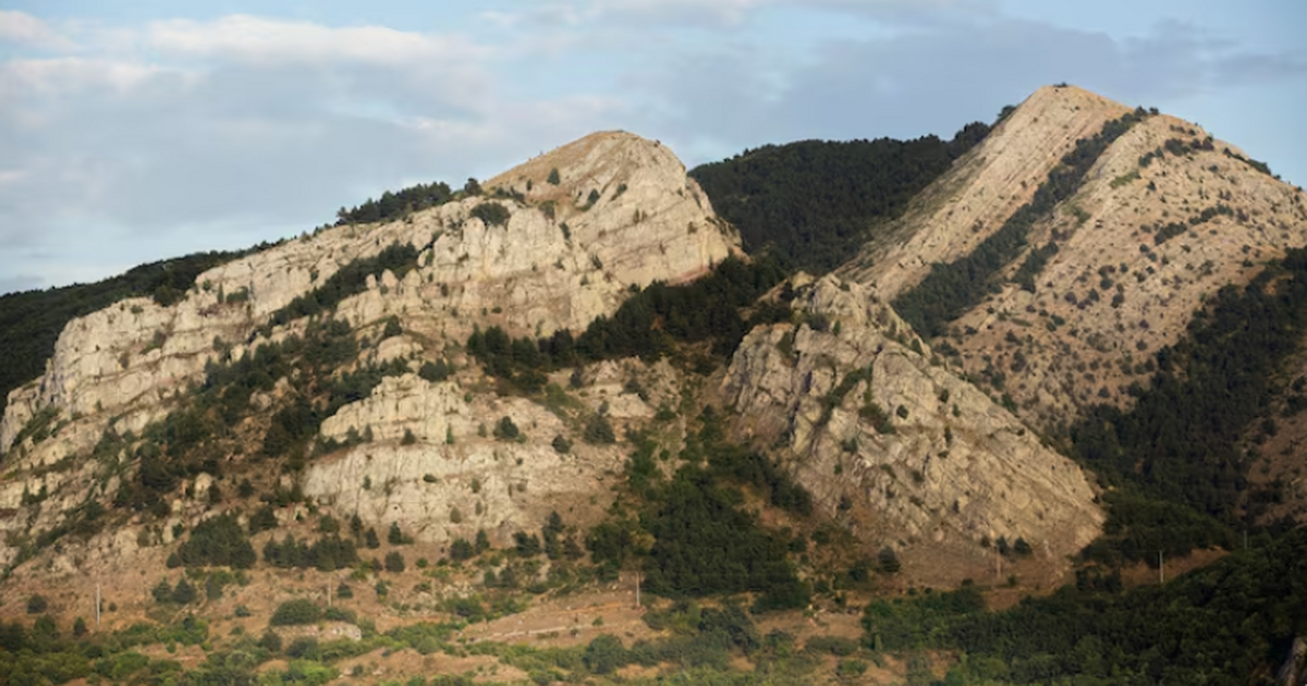 После землетрясения 2011 года ученые фиксируют ...