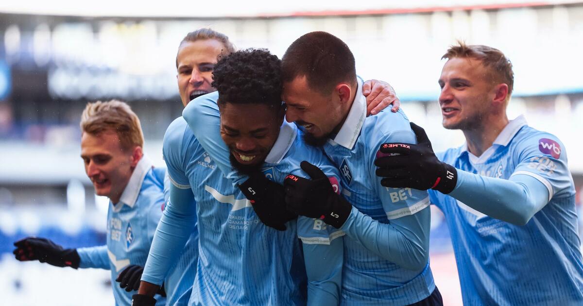 В Самаре «Крылья» обыграли «Динамо» из Махачкалы: новичок Чинеду оформил дубль После матча «Крылья» занимают 12-е место