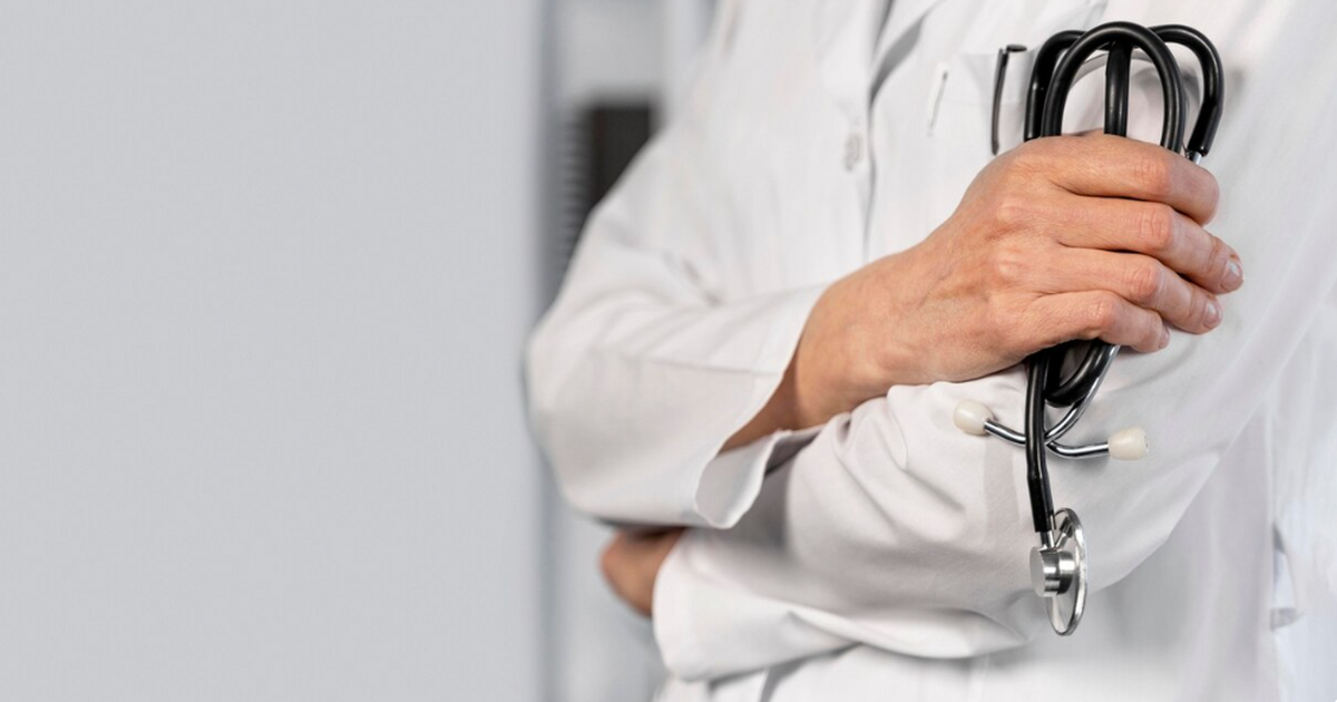 Медицинские дипломы иностранцев в России продолжают выдавать с упрощением Совет Федерации смягчил требования к знанию рус...