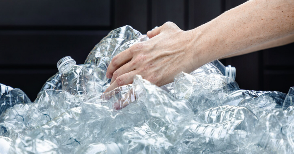 Фотокаталитическая переработка пластика с испол...